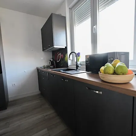 Ana Apartamento *